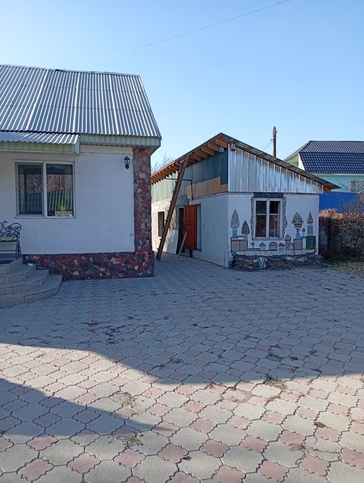 Продам дом . Кирпичный