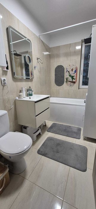 Proprietar vand apartament 3 camere 68.5m utili