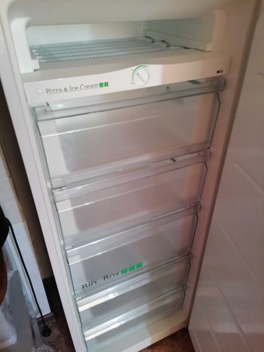 Продам морозильник