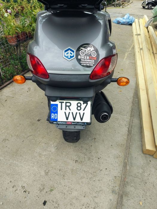 *VAND Piaggio MP3 - 3 roti - Stare foarte buna*