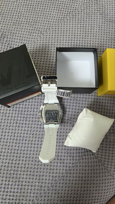 Часовник Invicta