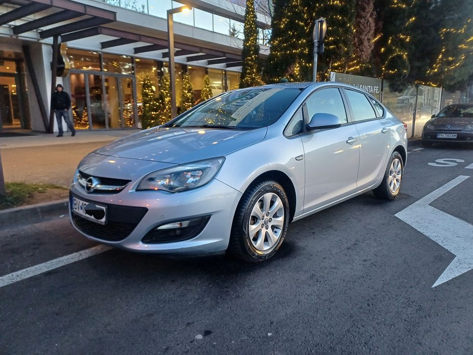 Opel astra j, 81500 km,achiziționată reprezentanță Opel Brașov!