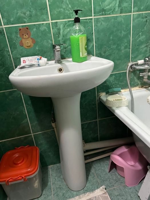 Раковина с пьедесталом