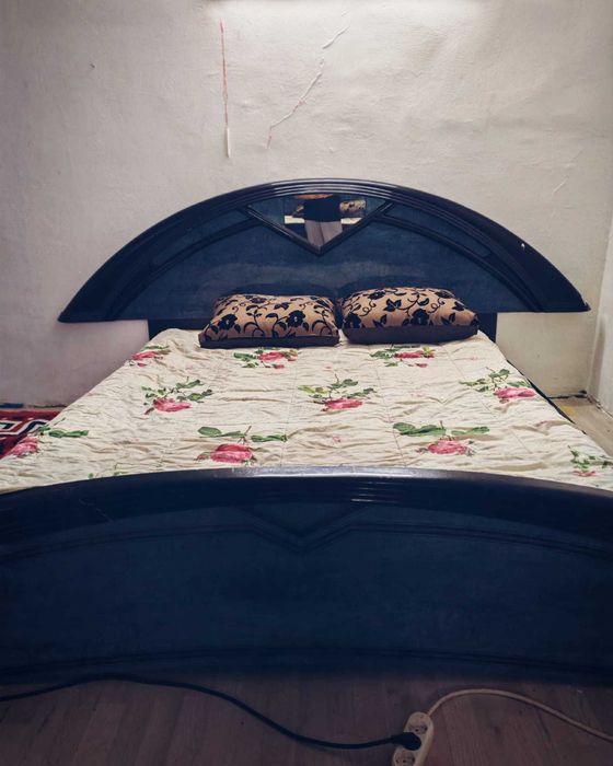 Apartament cu doua camere în București la curte,compus din două camere,baie,bucatarie utilat/mobilat plus curte