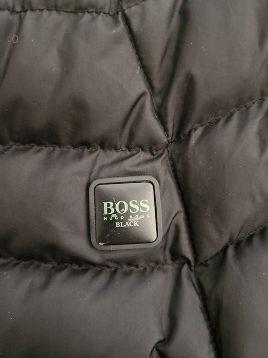 Продам жилетку BOSS