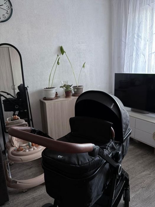 Продам коляску реалтному покупателю торг