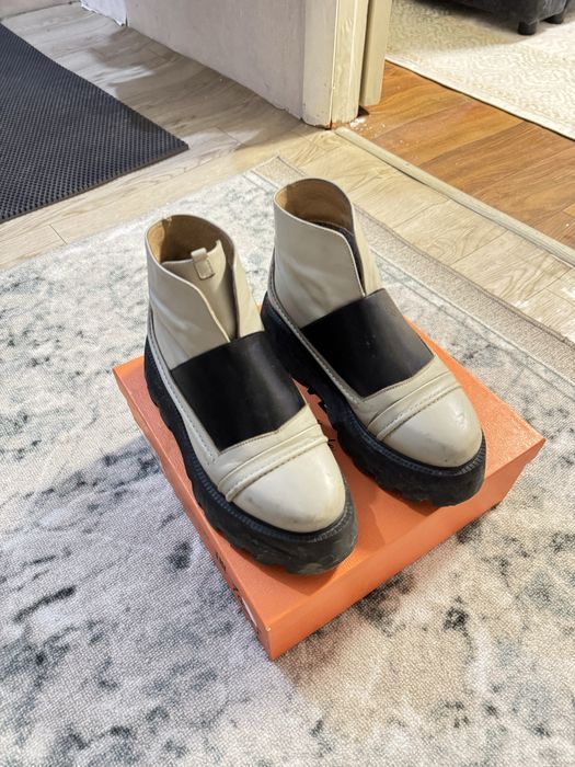 Продам женские сапоги