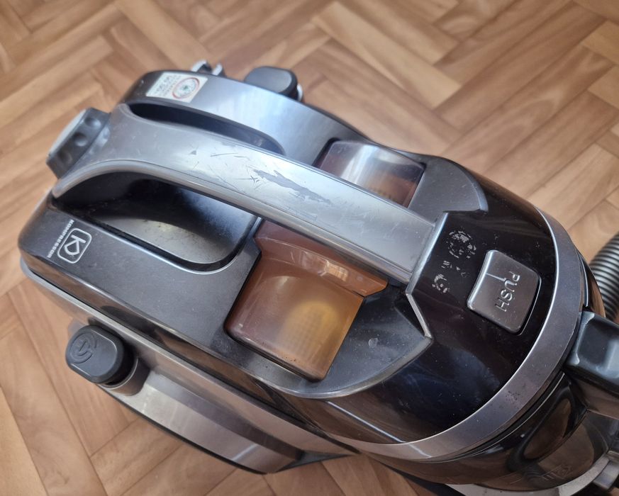 Пылесос LG компрессор vk89483ru