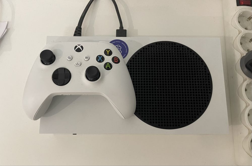 Продам xbox series s