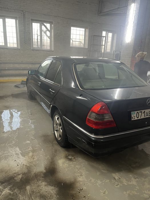 Мерсседес бенц С180