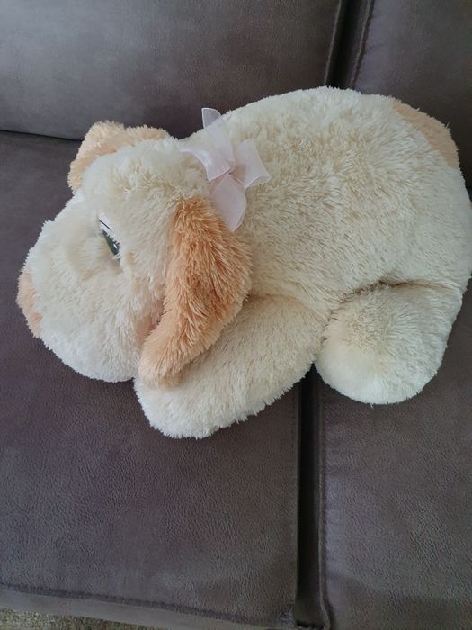 Голямо лаещо плюшено куче