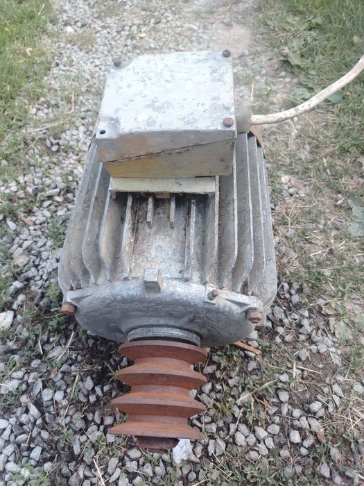 Motor trifazic 7.5 kw, 1400 rpm.