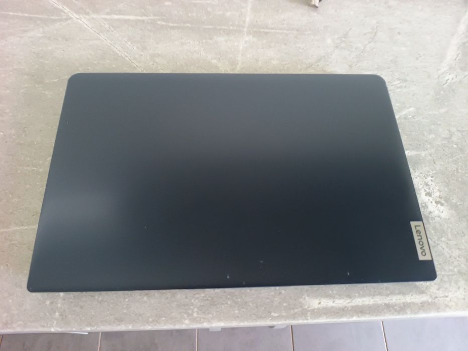 Vând Laptop Lenovo Ideapad 1i