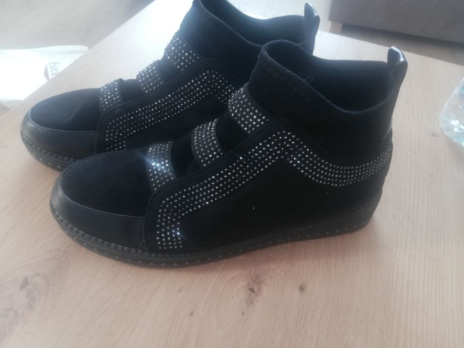 Дамски обувки от велур