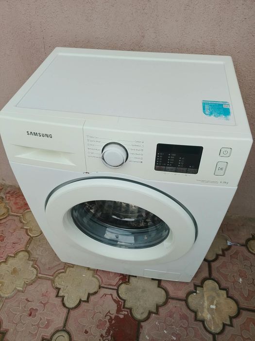 Vând masina spălat samsung de 7 kl în stare perfecta