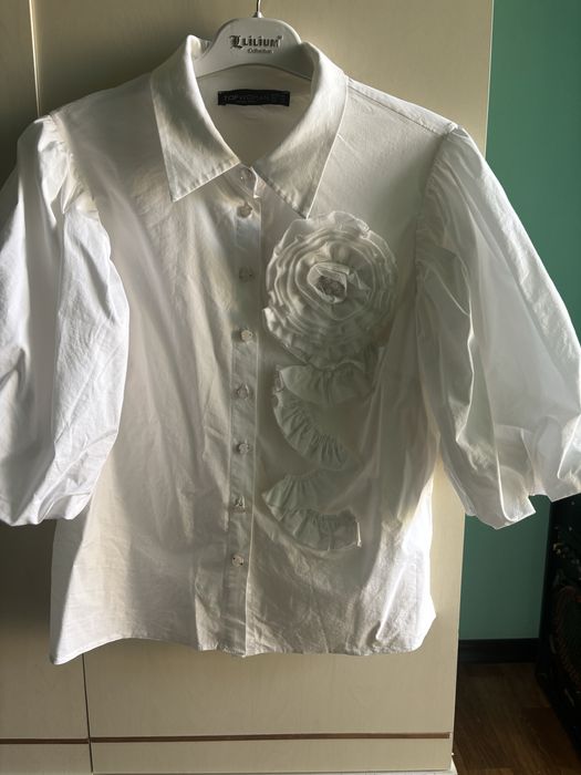 Белая Рубашка и белая юбка