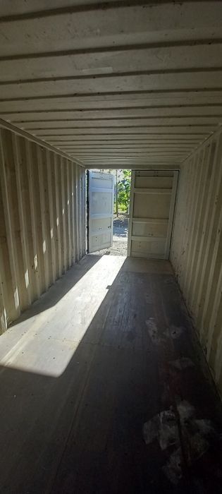 Container maritim depozitare