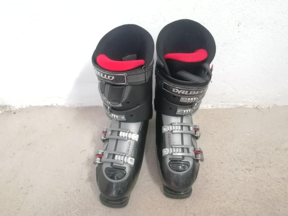 Ски с автомати и ски обувки