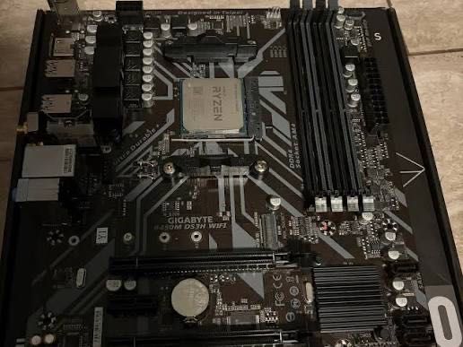 AMD Ryzen 5 5600X + Gigabyte B450M DS3H V2 + 16GB DDR4 3200MHz