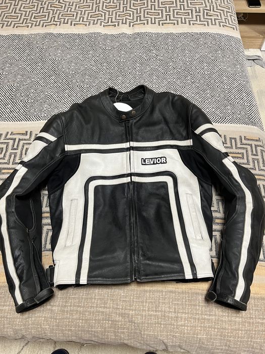 Мото яке 52 с гърбица