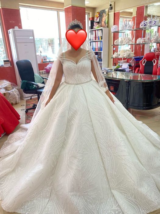 Булченска рокля чисто бяло