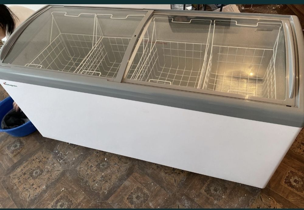 Морозильник для магазина