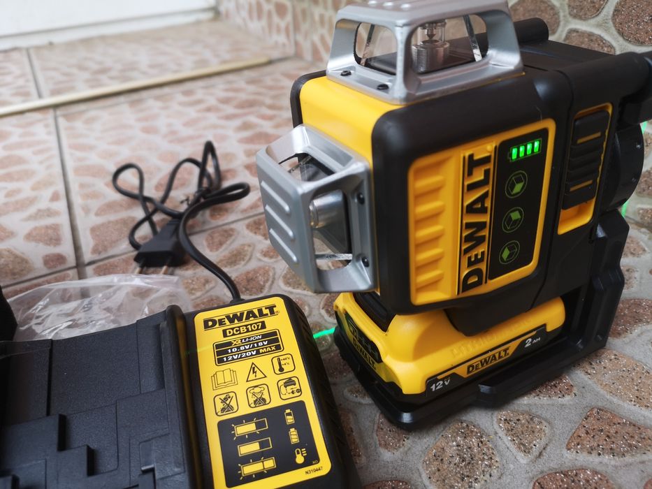 De Walt DCLE34031D1 Лазерен Нивелир Линеен 18V 3лъча зелени