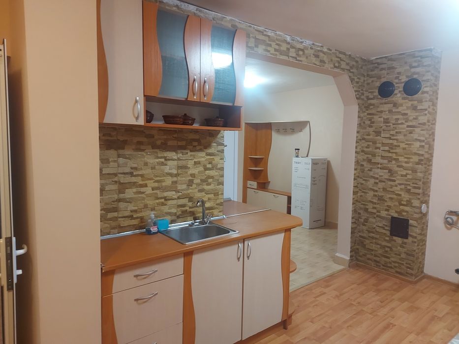 Дава се под наем Тристаен апартамент в Горна Оряховица - 70 кв.м за 229.5 € - Снимка #7