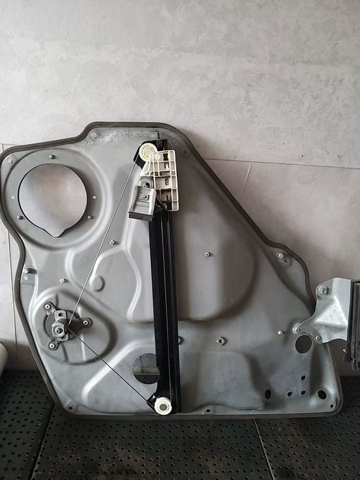 Macara manuala dreapta spate mercedes a class w169 a1697300279