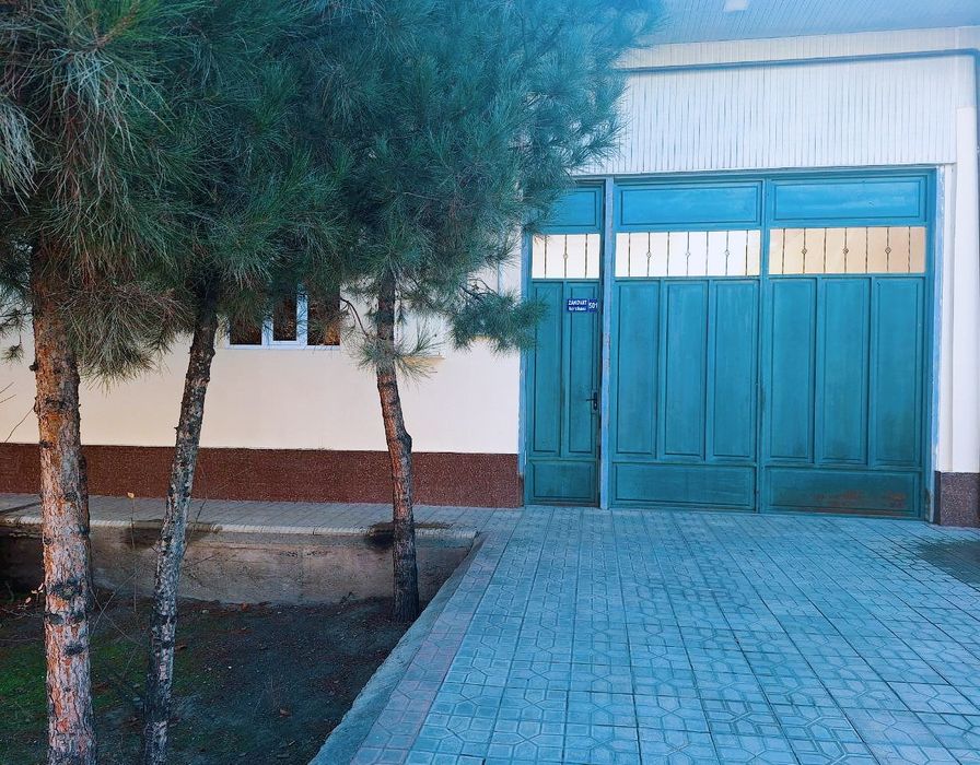 Guliston 3 da 6 sotixli hovli sotiladi