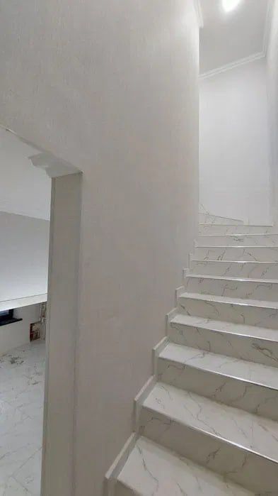 Сотувга 1 хонали дюплекс квартира Эски Сергели, Дарё кочаси