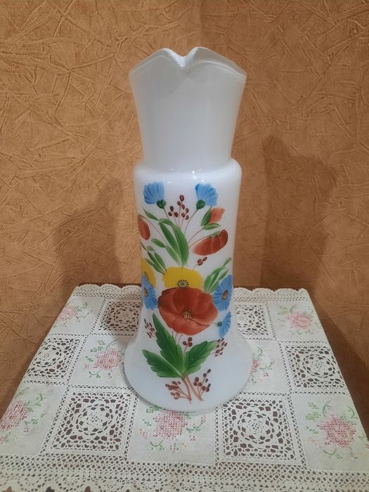 Глубоко винтажный 1950гг. графин, завод "Красный Май", молочное стекло