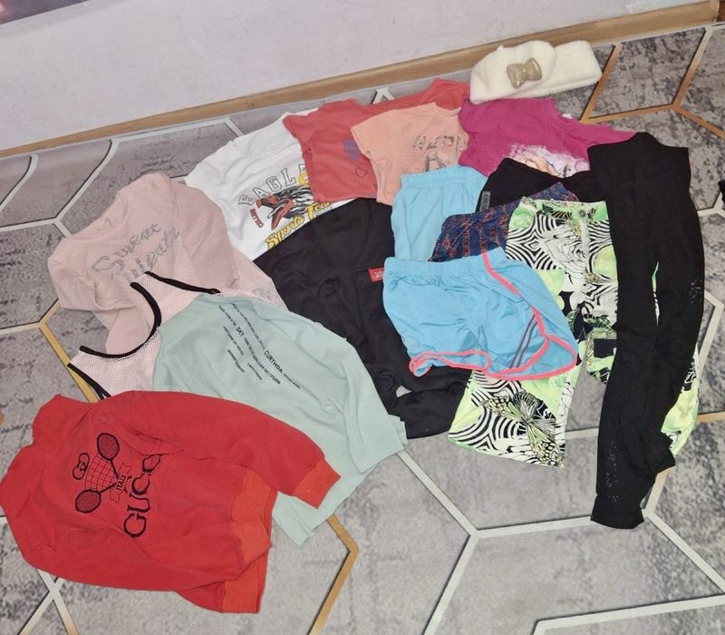 Отдам даром вещи на девочку