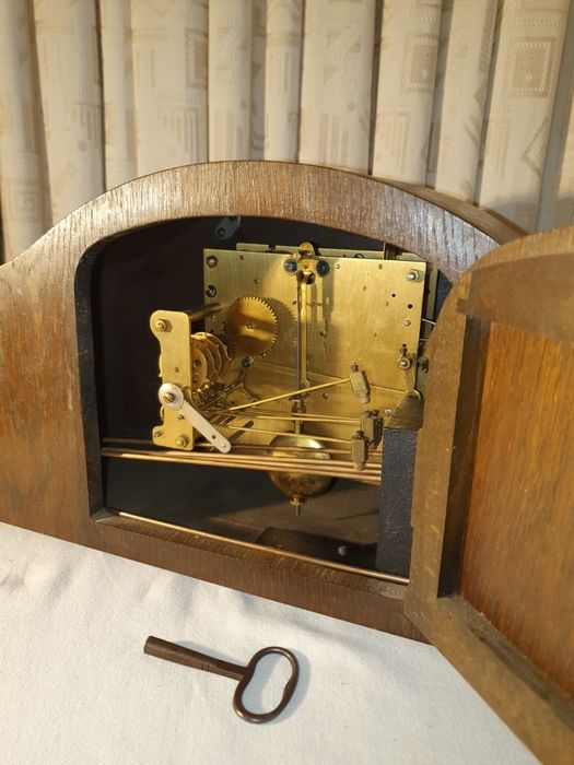 Vând ceas de șemineu mecanic