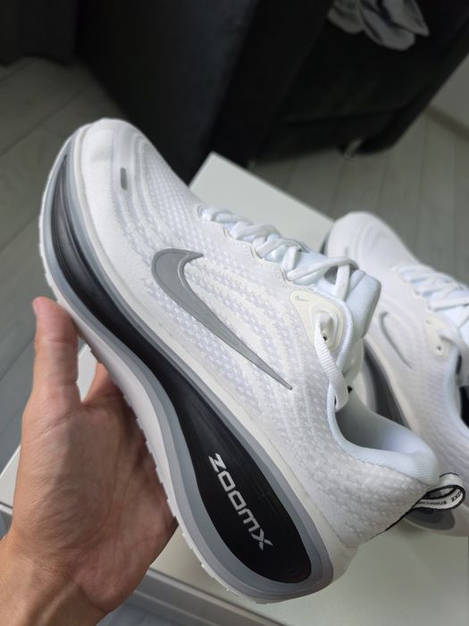 Nike Vomero Plus – Mărimea 42 | Noi, nepurtați