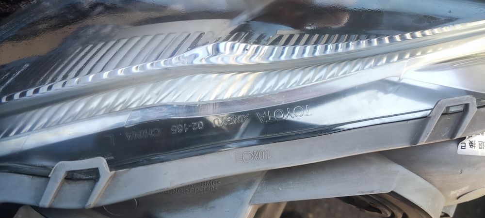 Продам фары Toyota