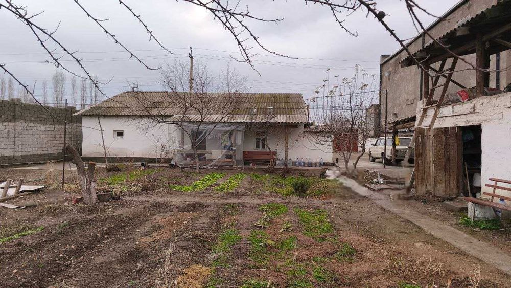 Yu  Продаётся дом на участке 11 соток п.Сурум, 10км до Ярмарки Сергели