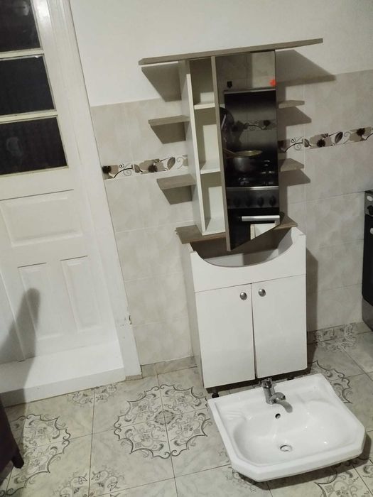 Dulăpior baie cu oglindă.