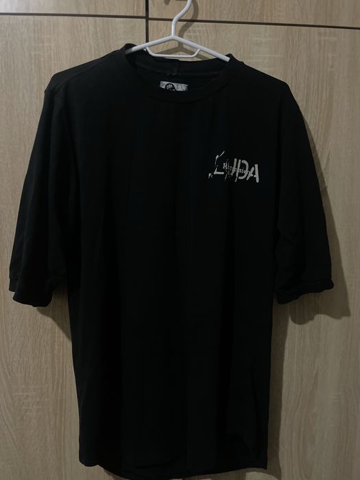 Luda тениска.