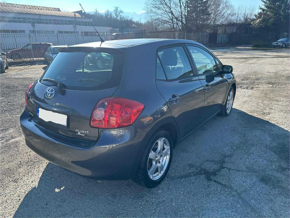 Toyota Auris 1.33 VVT-i  2008 г