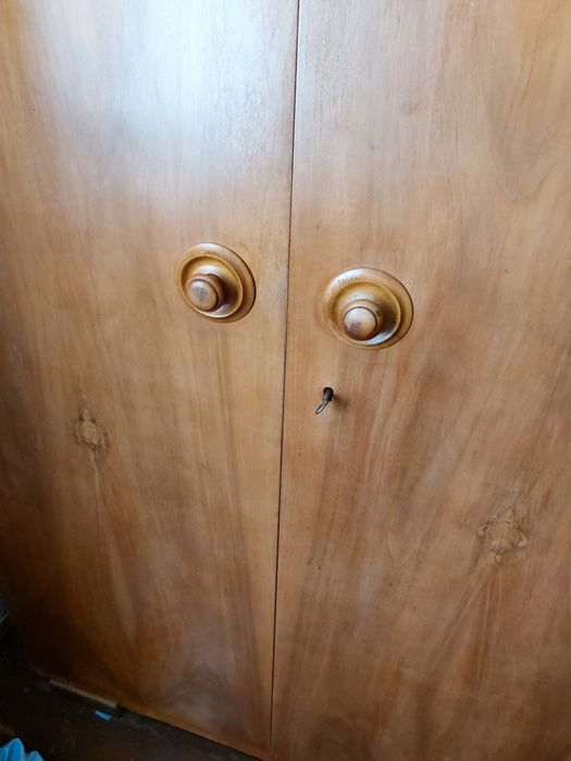 гардероб от орехово дърво от 1960 г.