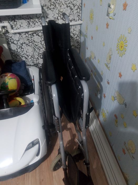 инвалидная коляска