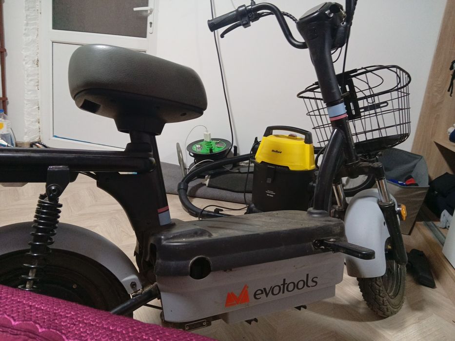 Scuter electric in stare nuna