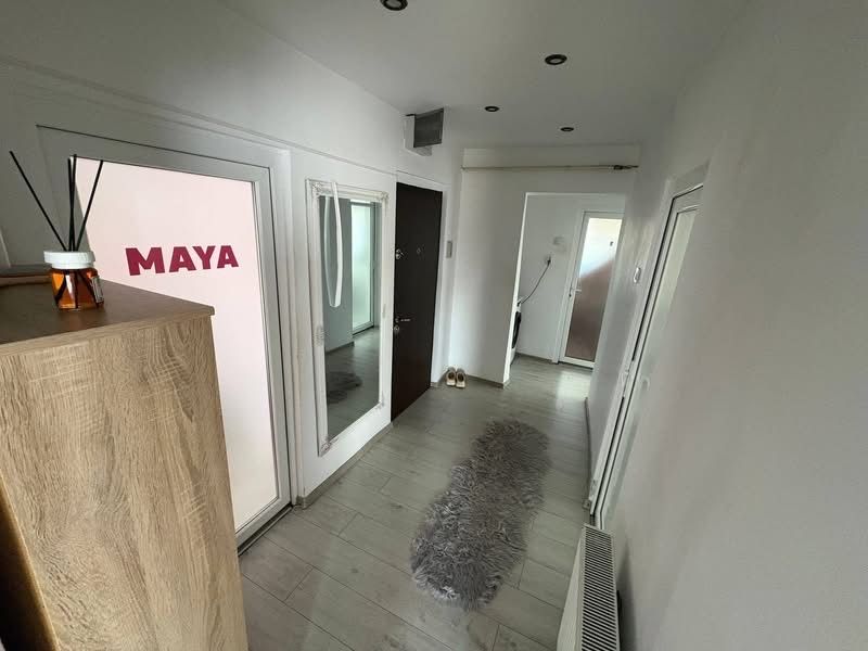 Apartament decomandat, 3 camere, Cotu mic