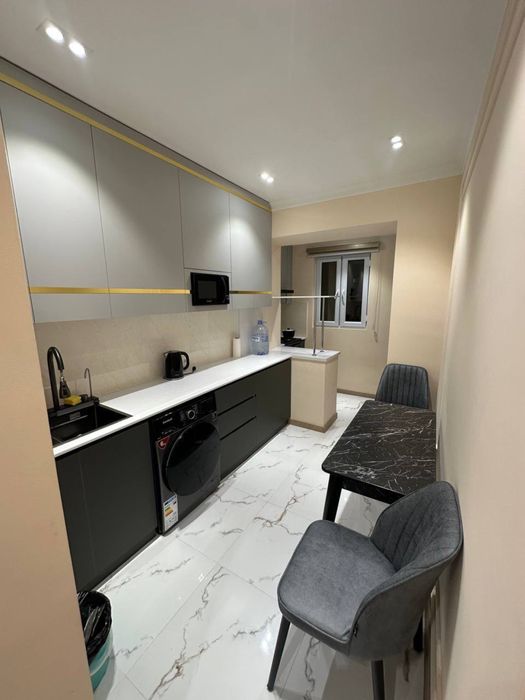 Метро Минор квартира 1/4/4 , кирпичный дом с евроремонтом .