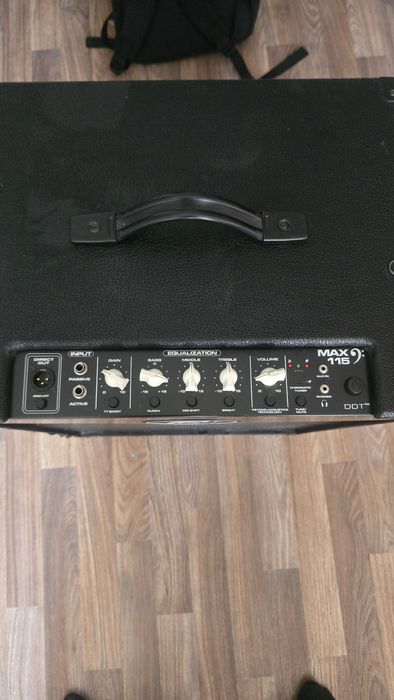 Басовый комбоусилитель peavey max115