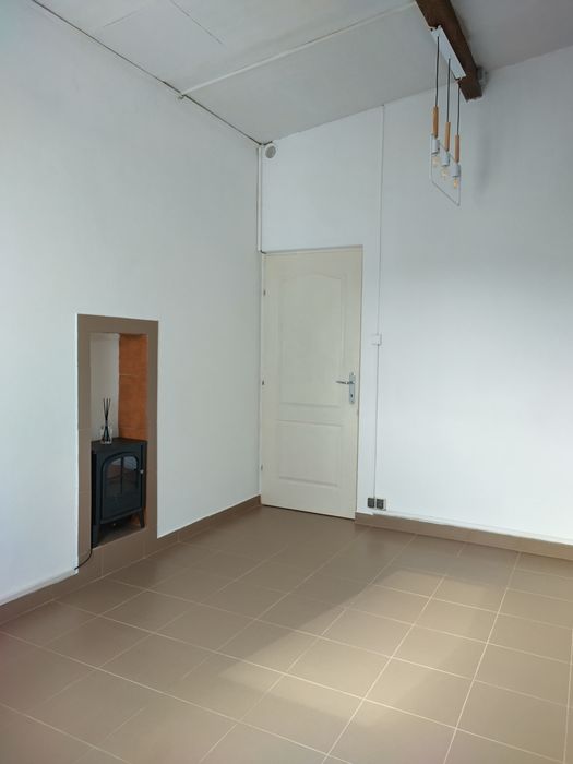 Birou ,Spațiu Depozit,container sau tir frigorific Parcare