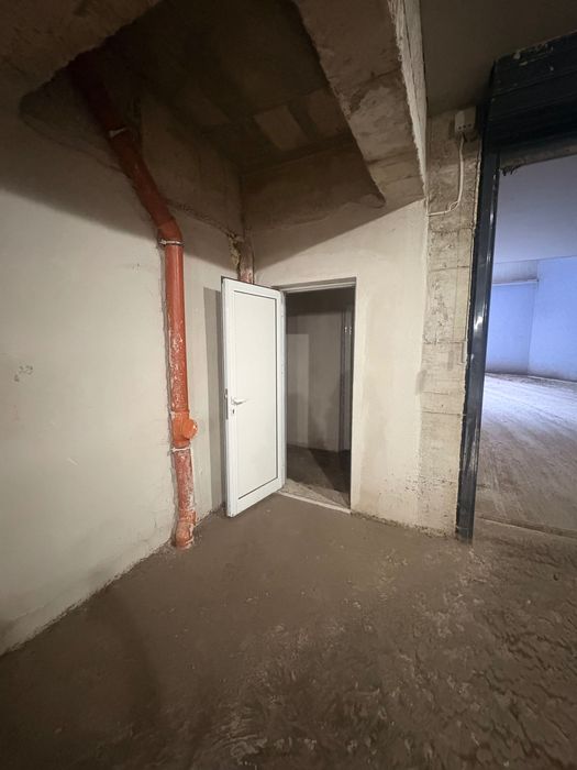 Дава се под наем Гараж / Паркомясто в Кърджали, Център - 15 кв.м за 40.8 € - Снимка #1