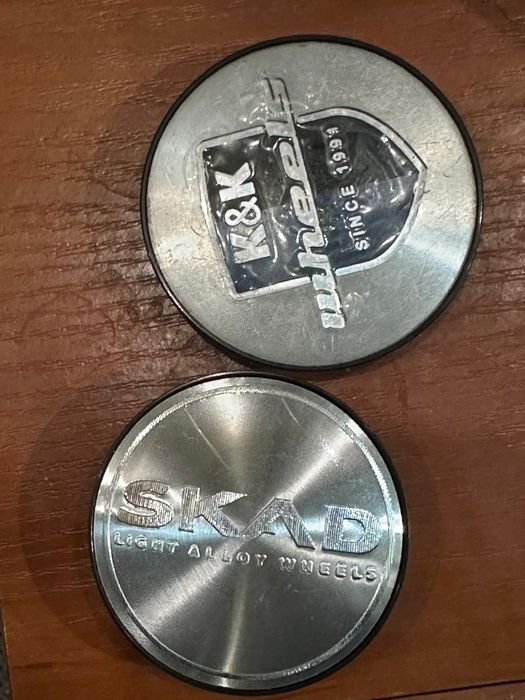 Заглушки на легкосплавные диски