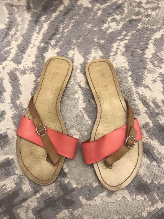 Продам шлепки женские